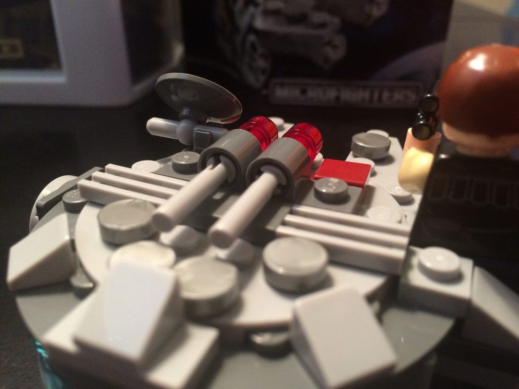 millennium-falcon-2